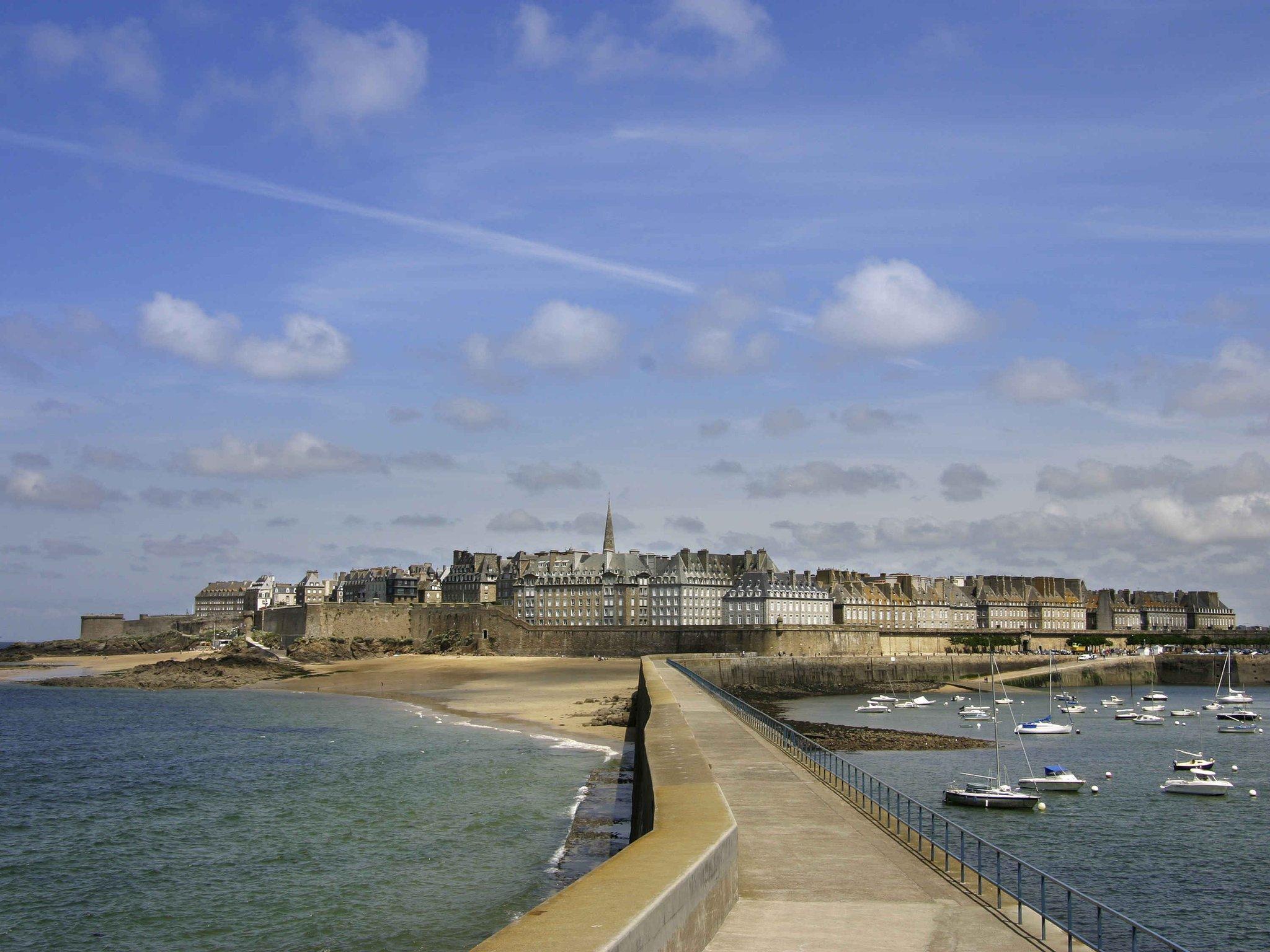 Ibis Saint Malo Plage Hotel Exterior photo